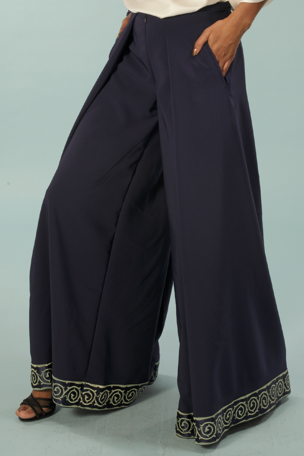 style D37 : KRISTEN - Image 2
