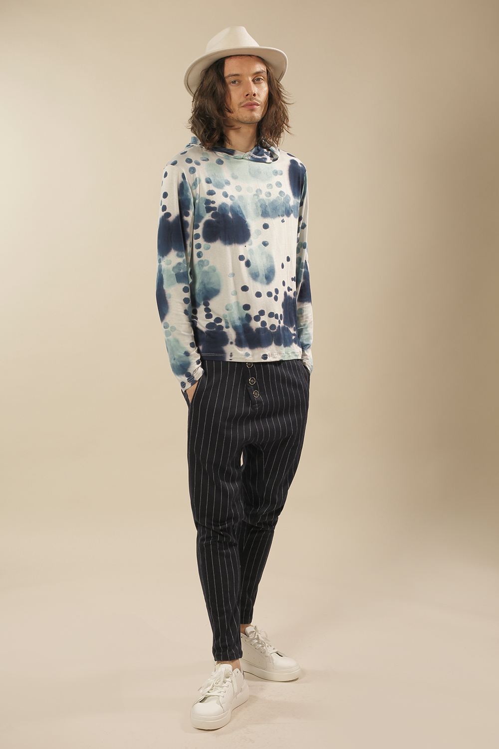 Style 226: CLAUDE