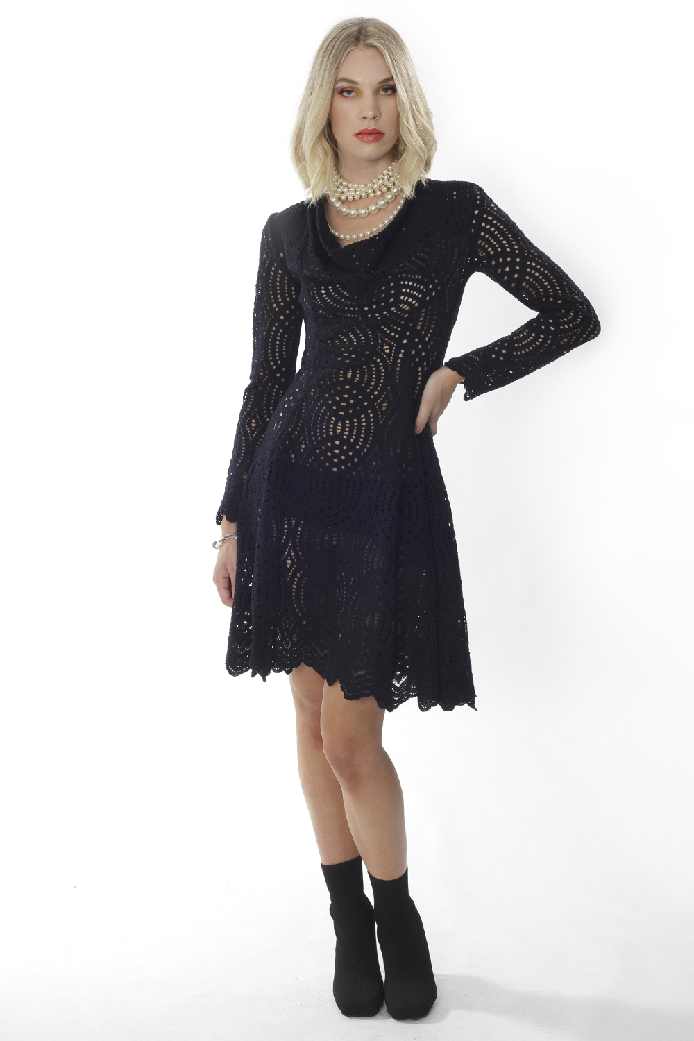 STYLE D1025: CARNATION DOILE - Image 3