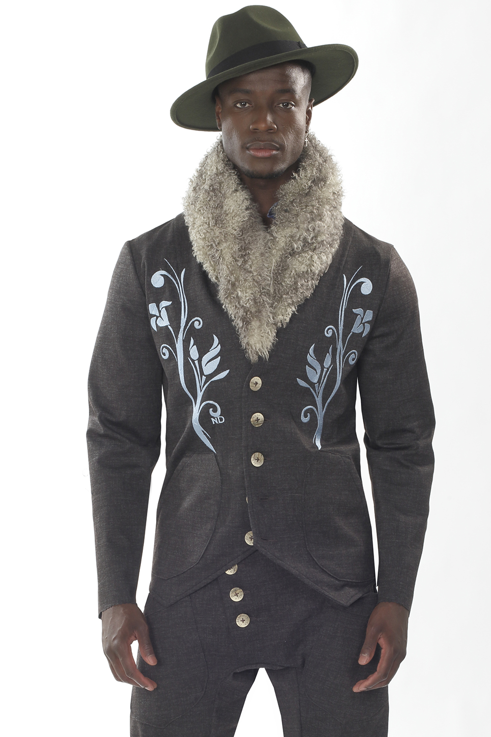 STYLE M52 : TYRO
