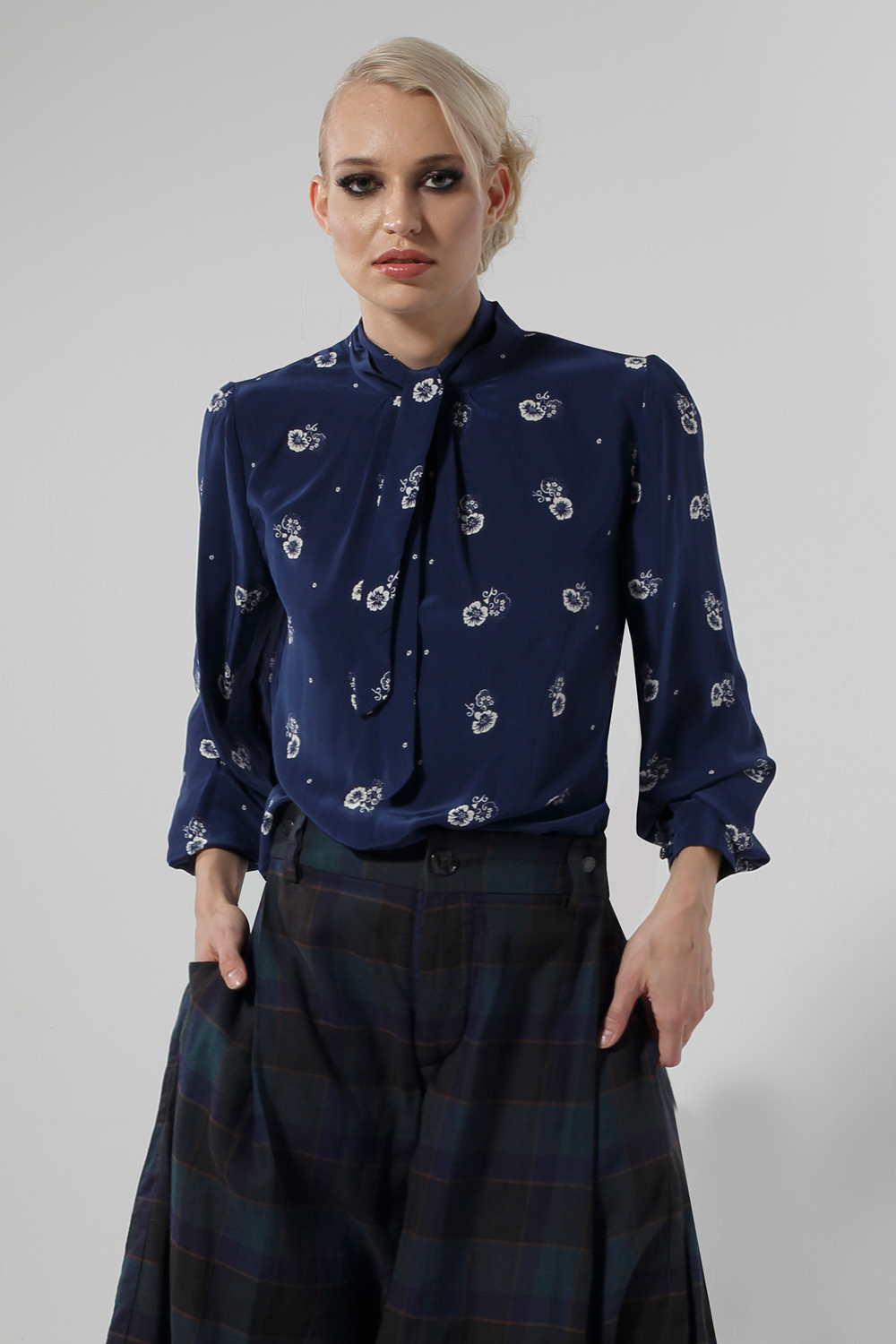 STYLE D1009 :APRIL BQT