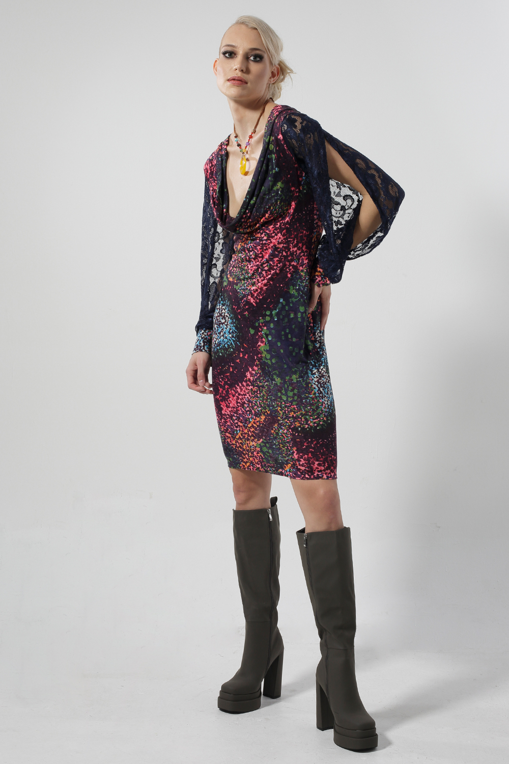 STYLE D1048 :LEDA LACE SLEEVS - Image 3