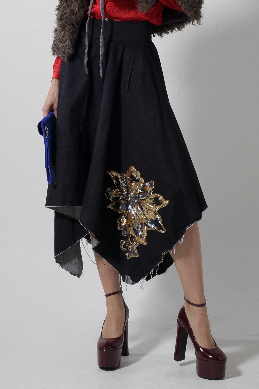 STYLE D1044: NOOR SQN APLIQUE