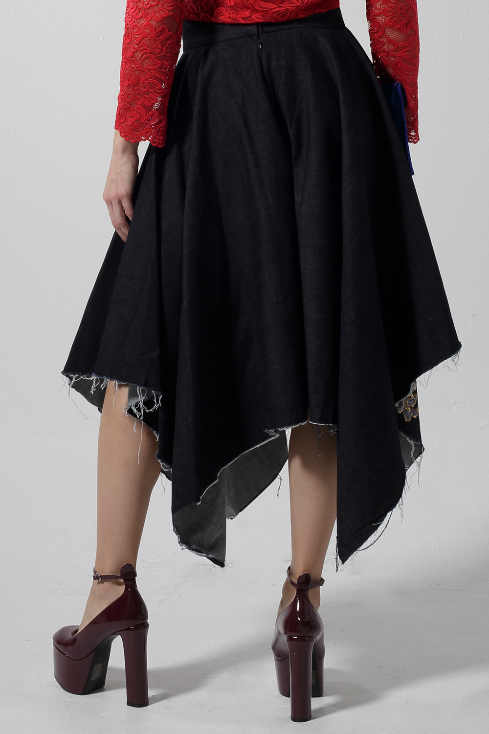 STYLE D1044: NOOR SQN APLIQUE - Image 2