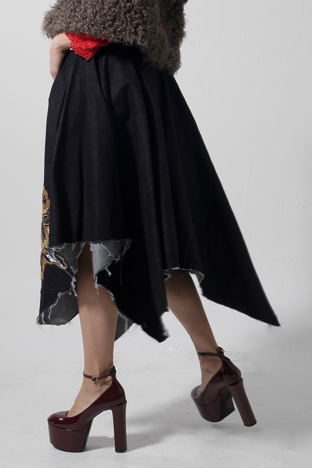 STYLE D1044: NOOR SQN APLIQUE - Image 3