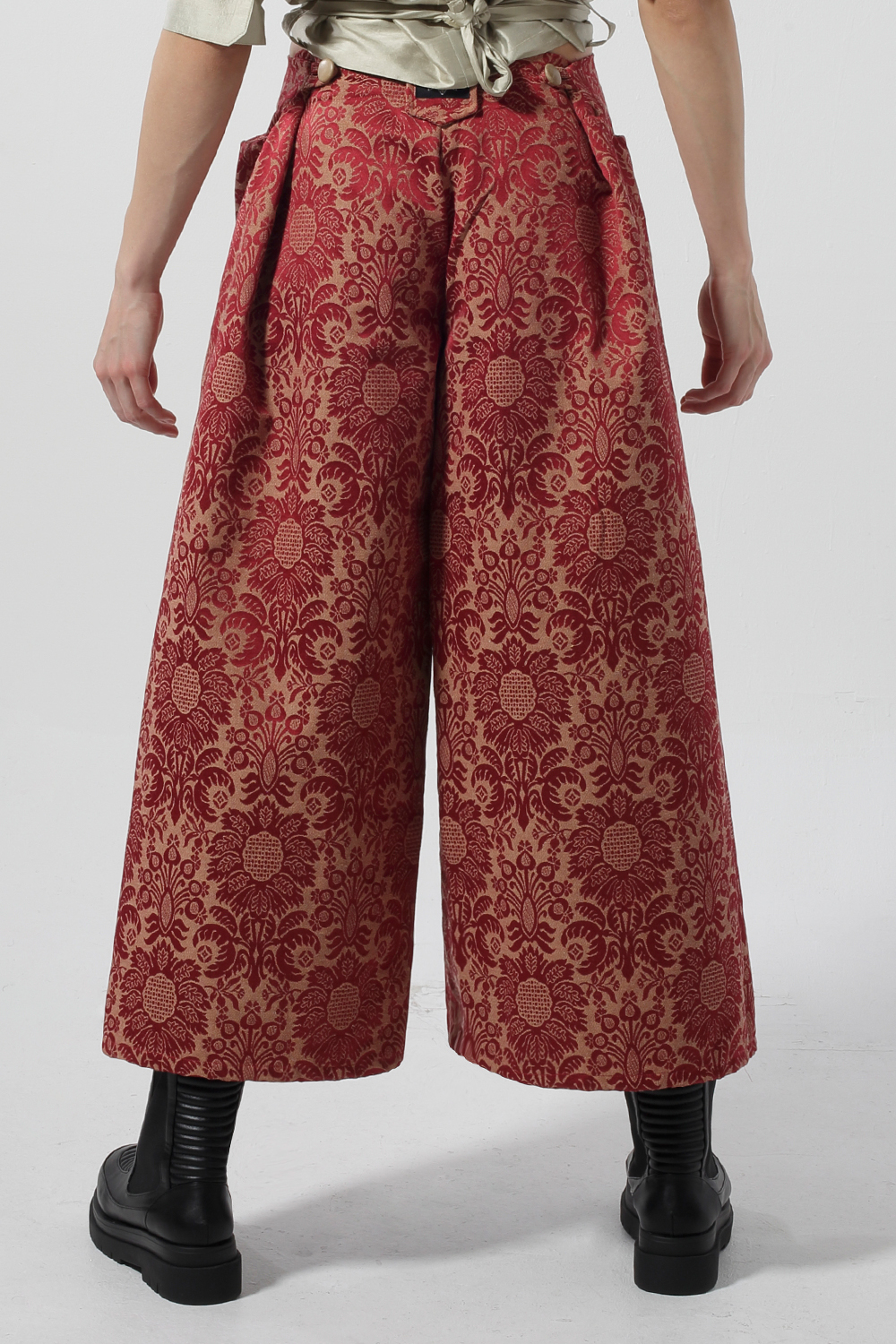 STYLE D73: MARGOT VLR - Image 2