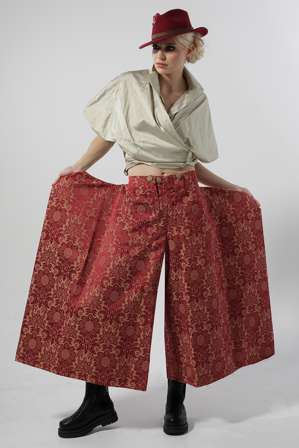 STYLE D73: MARGOT VLR - Image 4