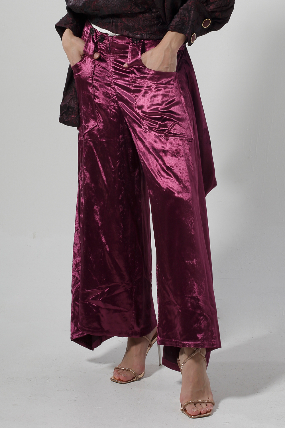 STYLE D73: MARGOT VLR - Image 3