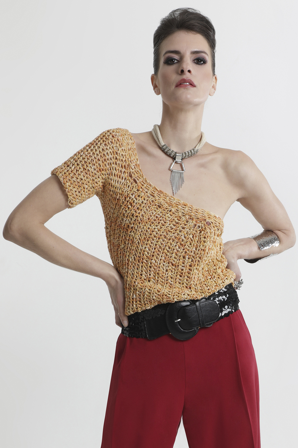 OFF:CROCHET CROP
