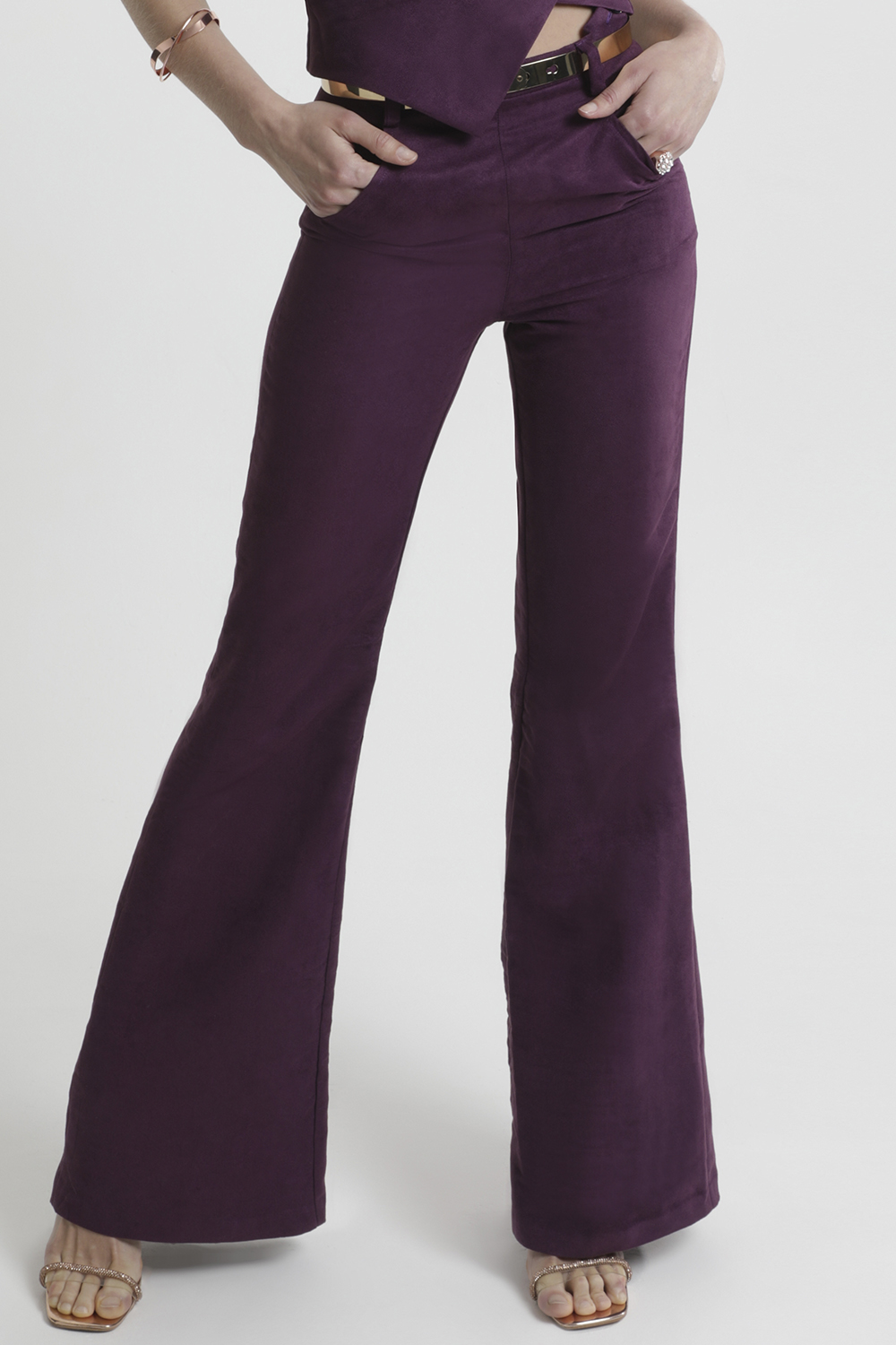 D1004: CARMEN SUEDETTE